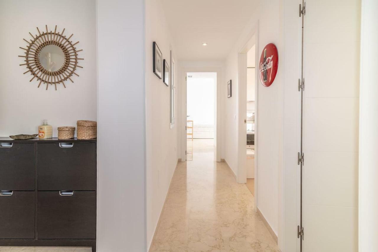 شقة Recently Decorated 2Bdr Penthouse In فوينخيرولا المظهر الخارجي الصورة