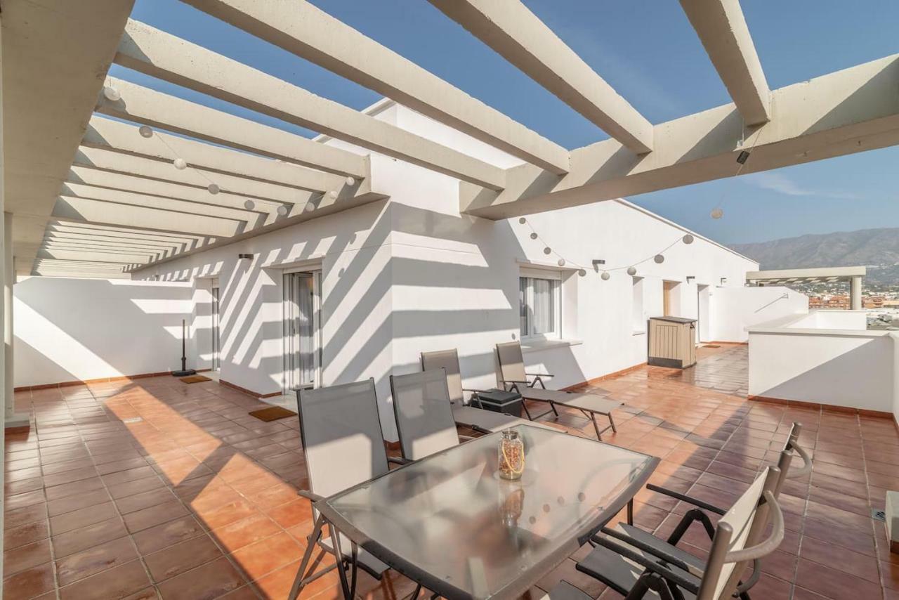شقة Recently Decorated 2Bdr Penthouse In فوينخيرولا المظهر الخارجي الصورة